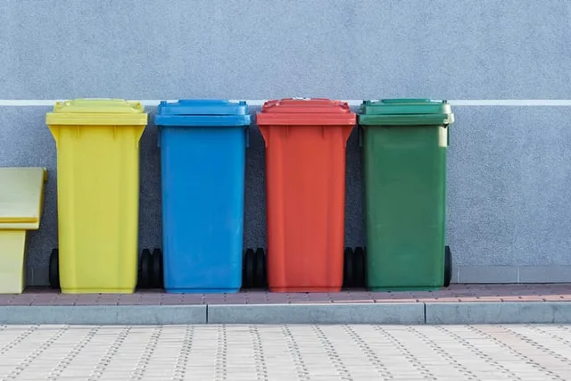 recycling-cans-for-rubbish-segregation